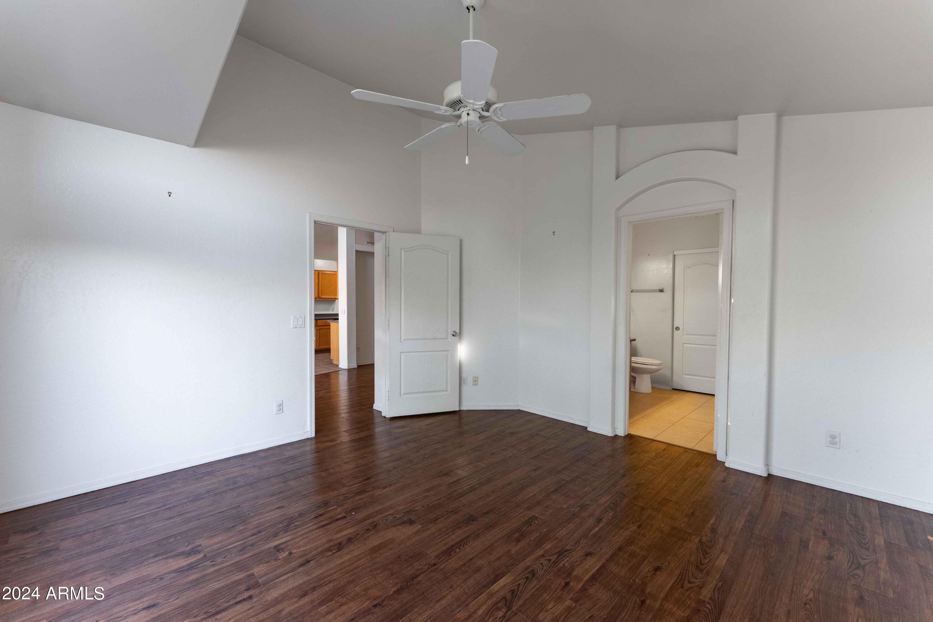 412 W AIRE LIBRE Avenue