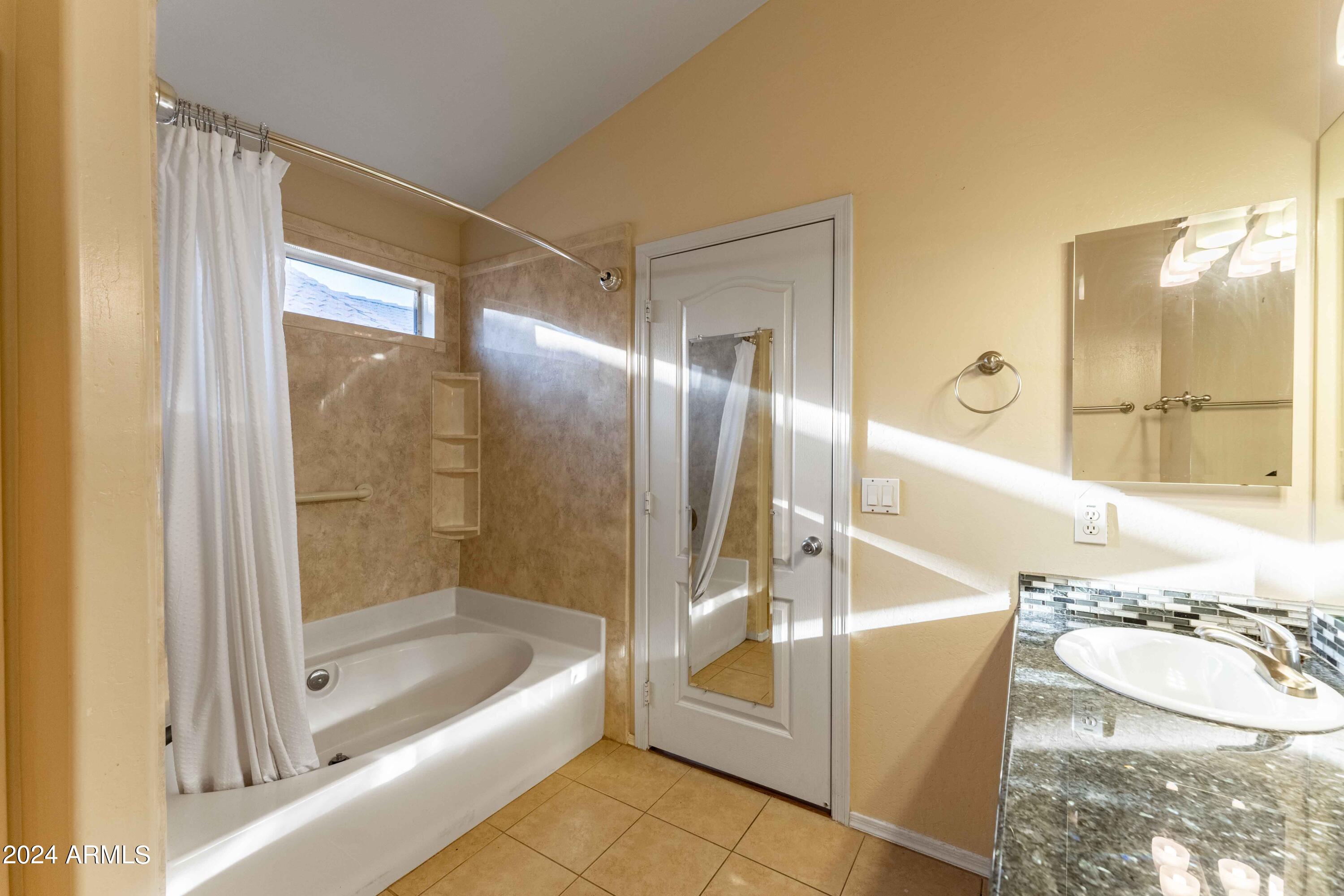 412 W AIRE LIBRE Avenue