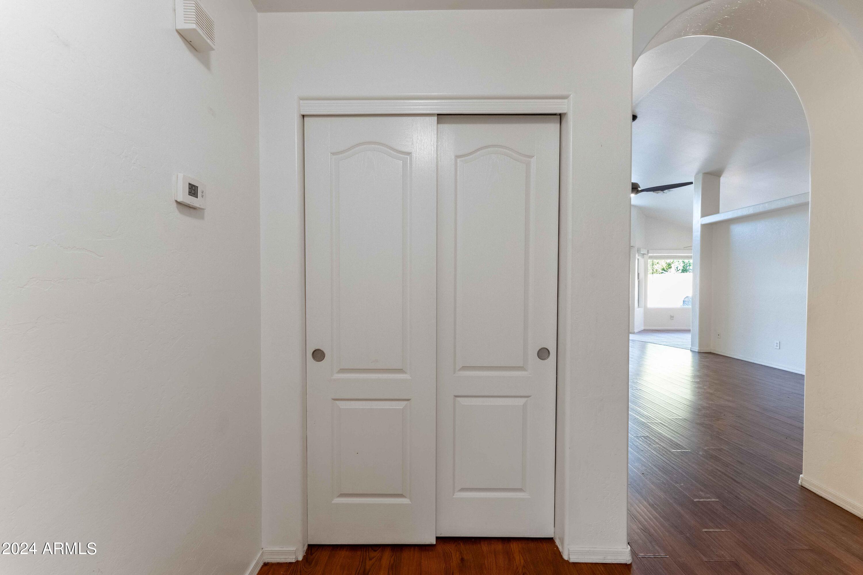 412 W AIRE LIBRE Avenue