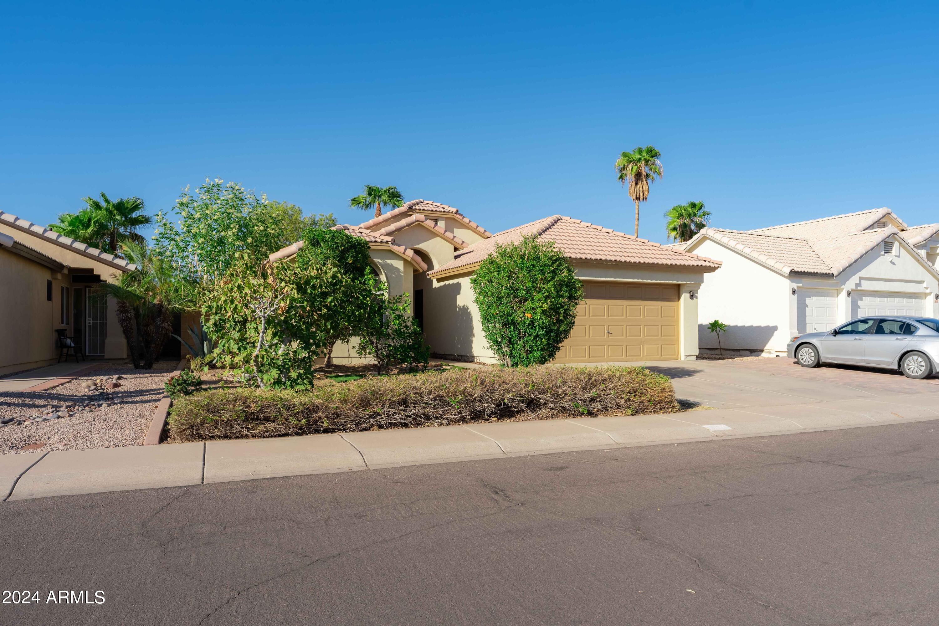 412 W AIRE LIBRE Avenue