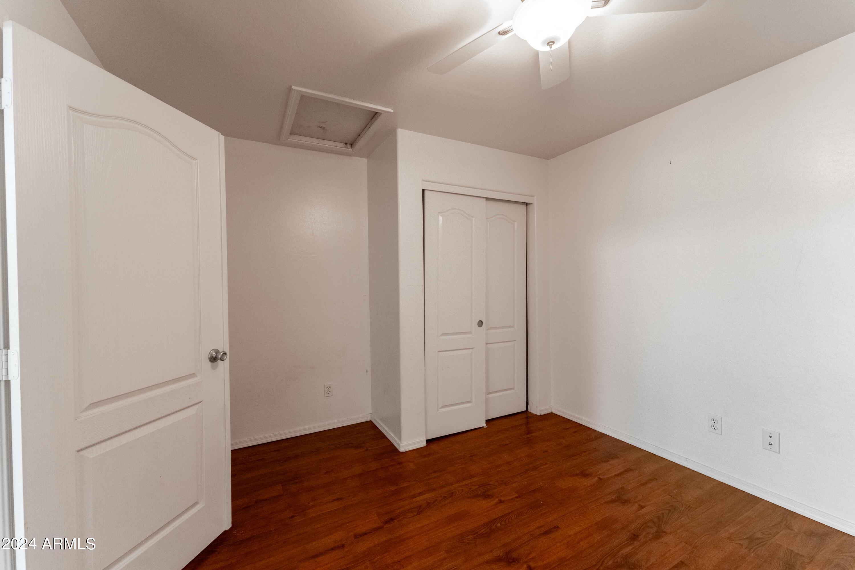 412 W AIRE LIBRE Avenue