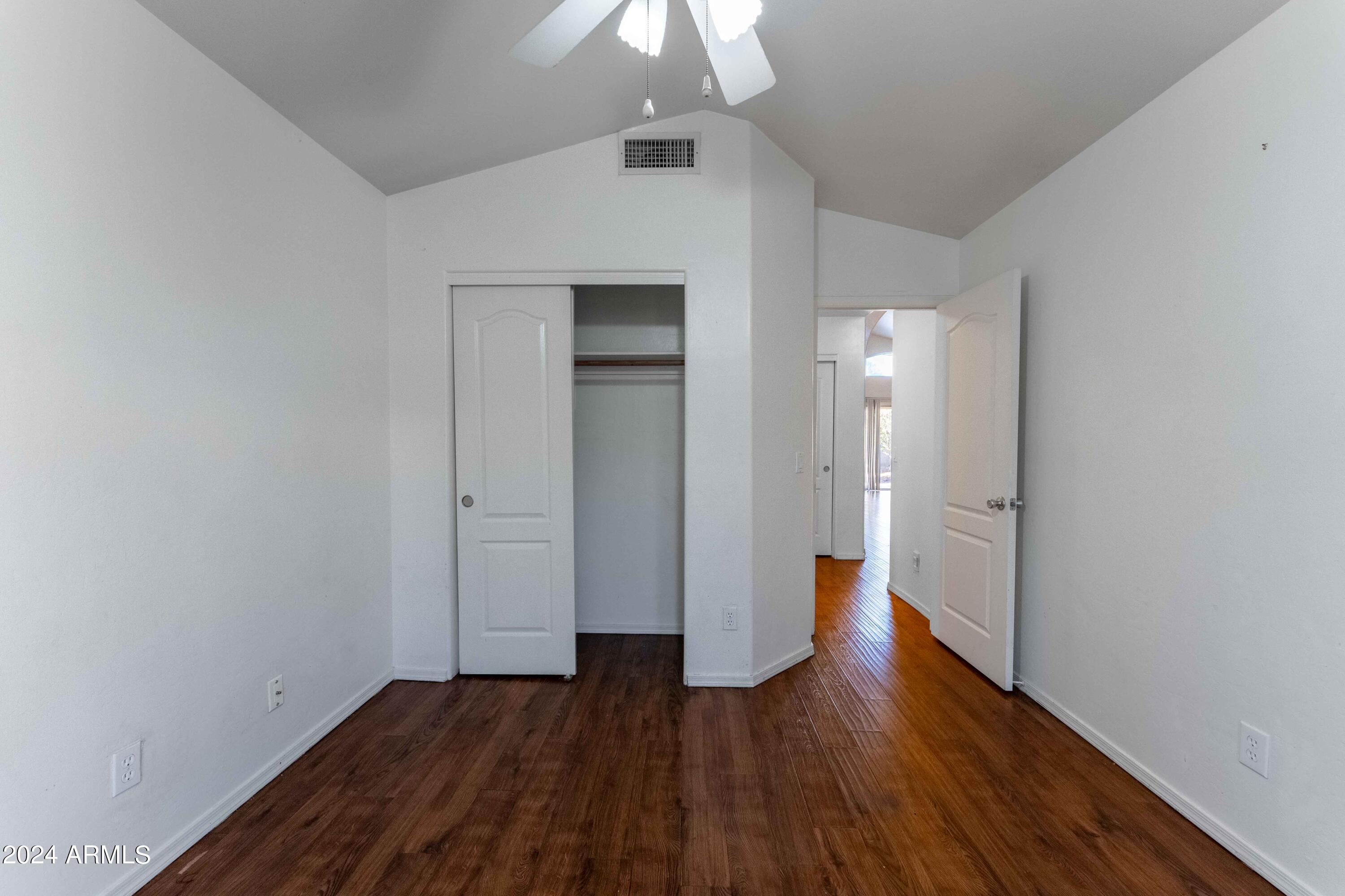 412 W AIRE LIBRE Avenue