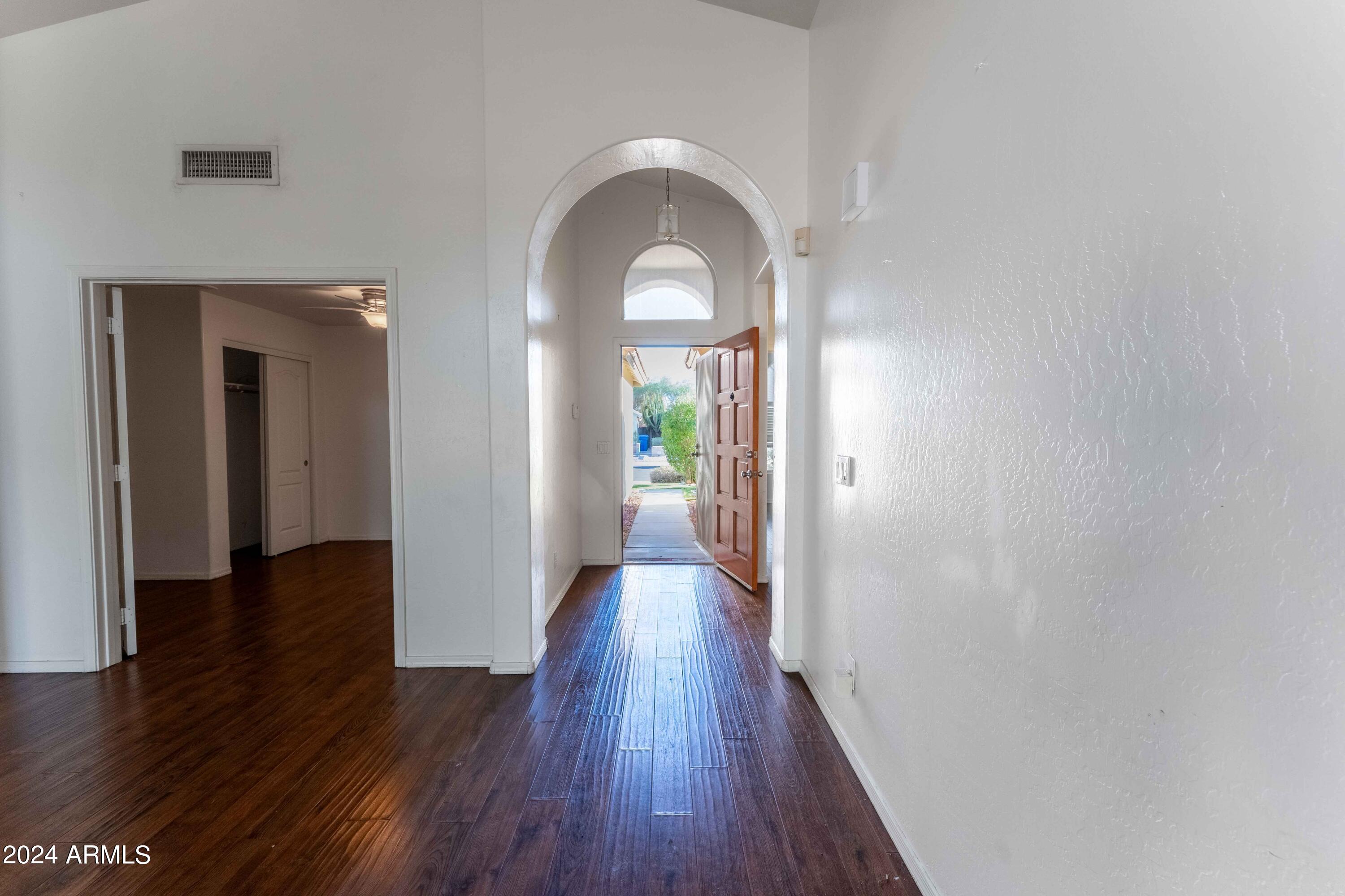 412 W AIRE LIBRE Avenue