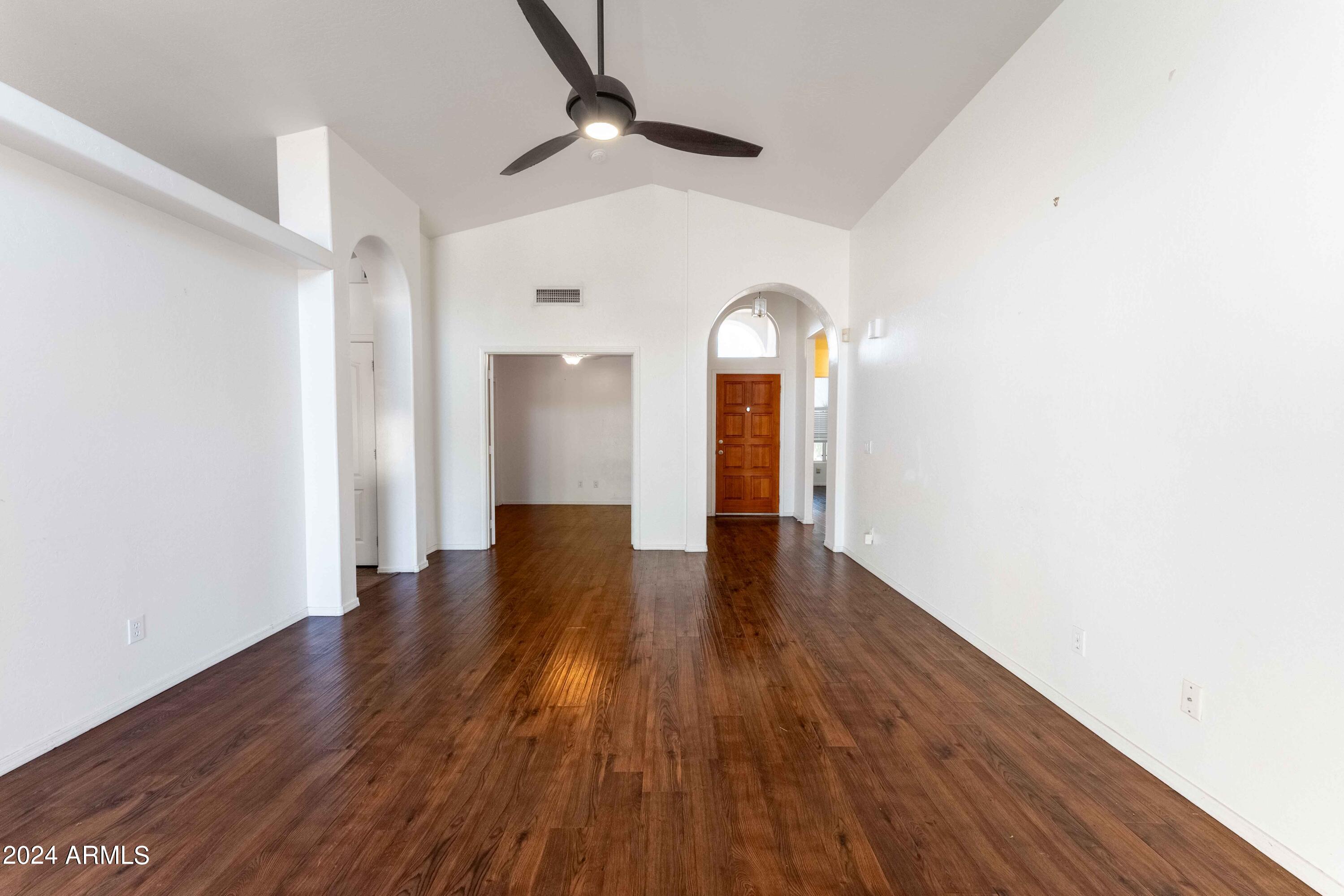 412 W AIRE LIBRE Avenue