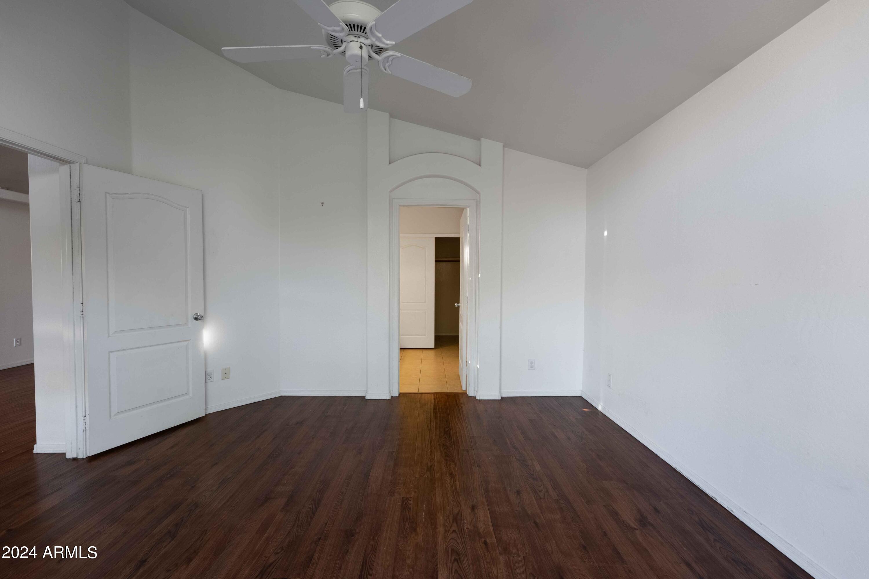 412 W AIRE LIBRE Avenue