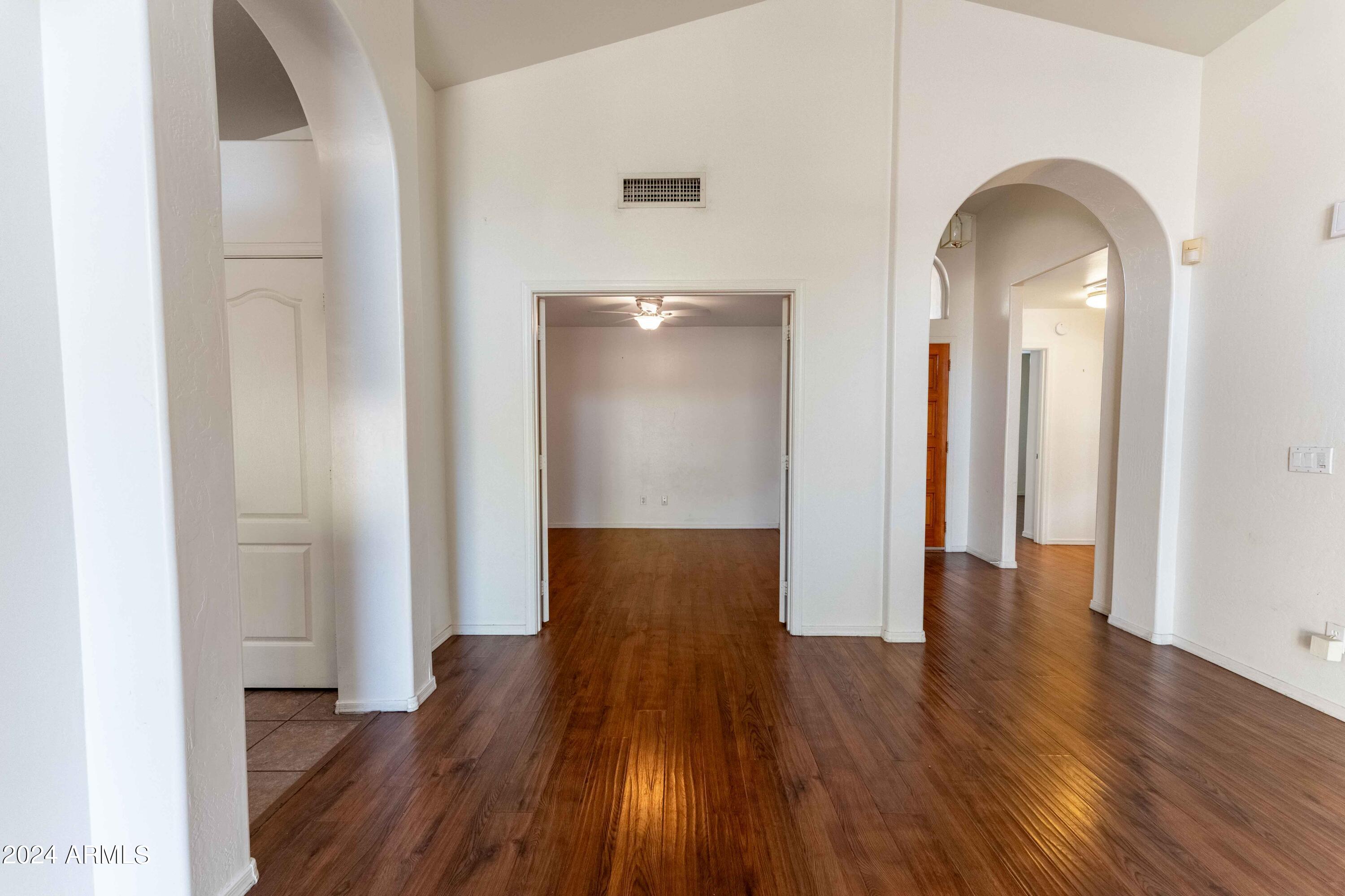 412 W AIRE LIBRE Avenue