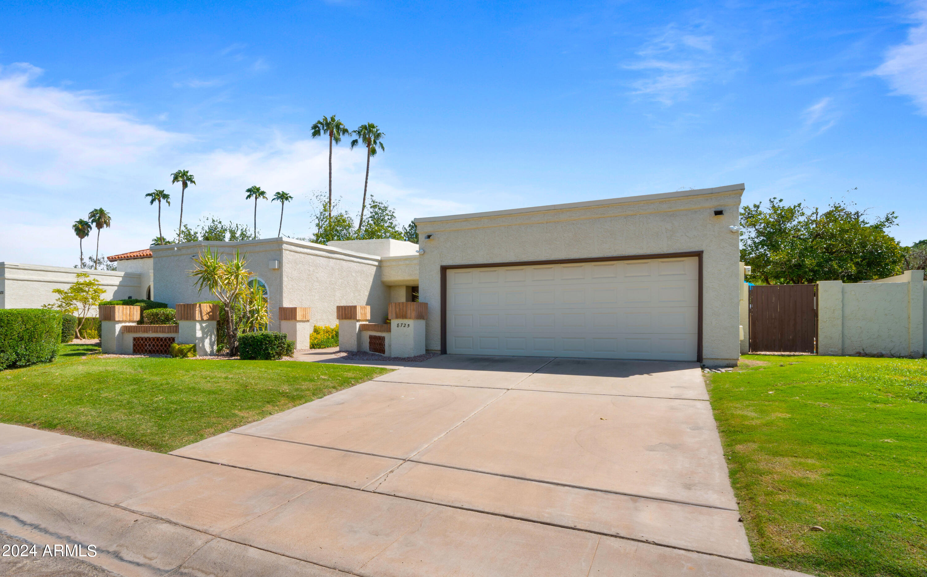 8725 E SAN MARINO Drive