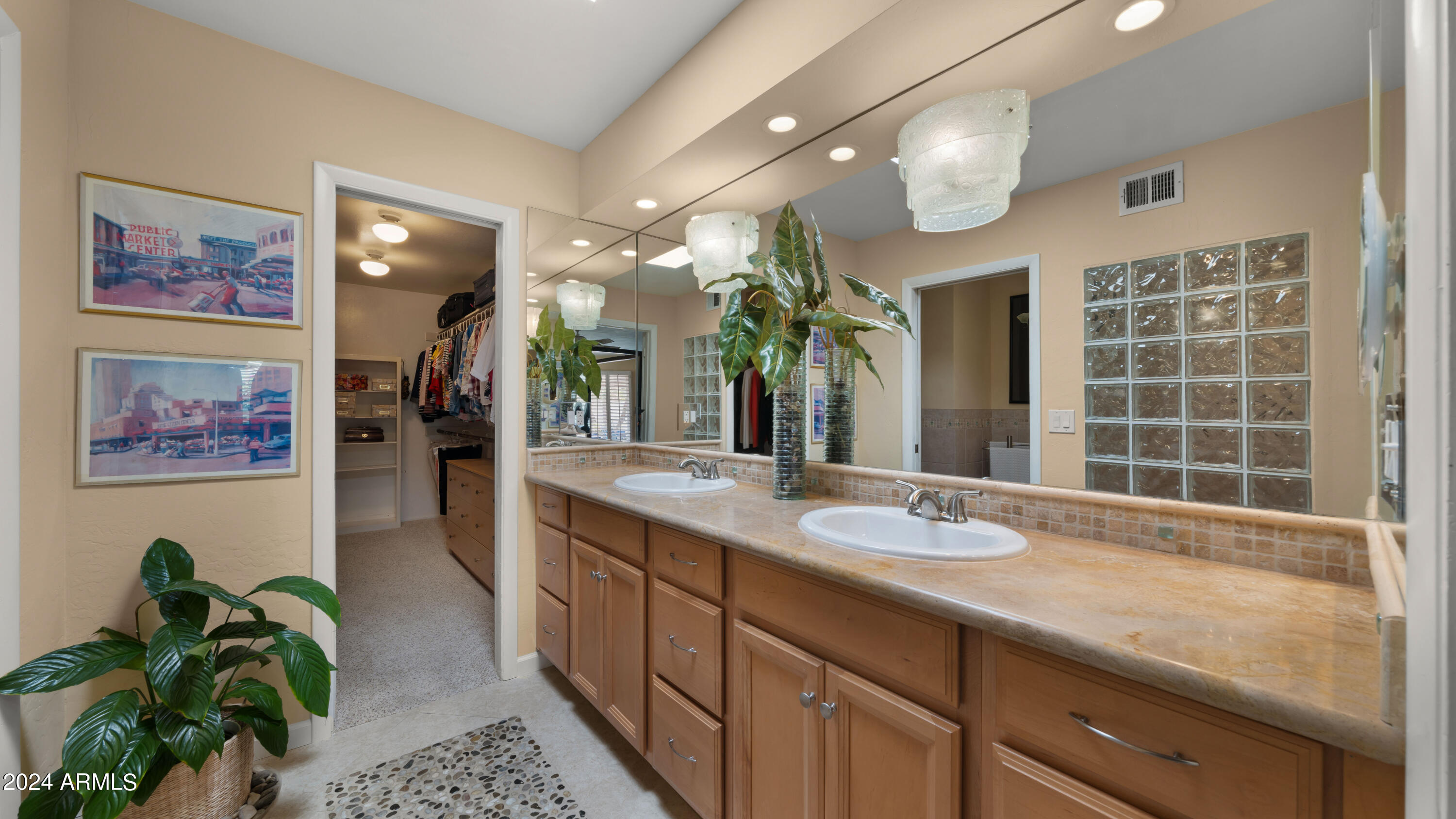 8725 E SAN MARINO Drive