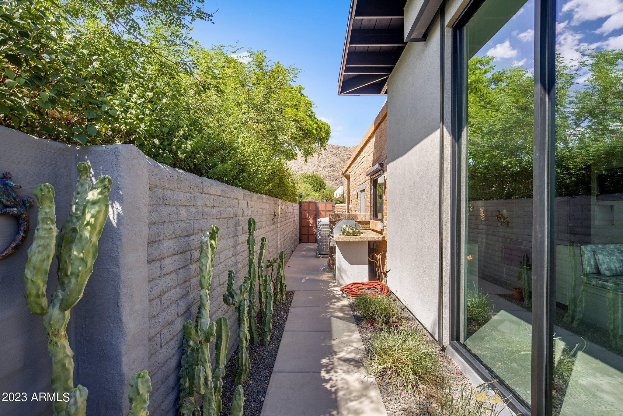 5434 E LINCOLN Drive # 16