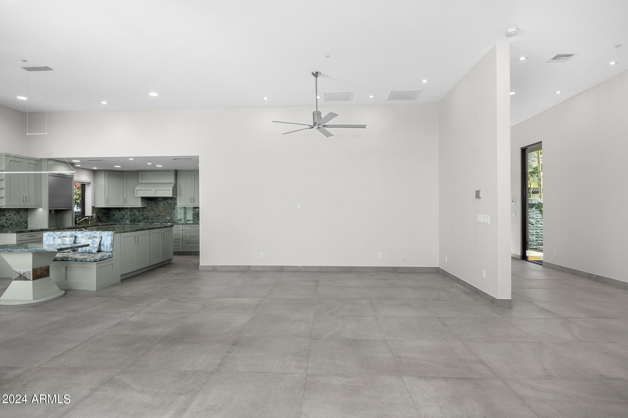 5434 E LINCOLN Drive # 16