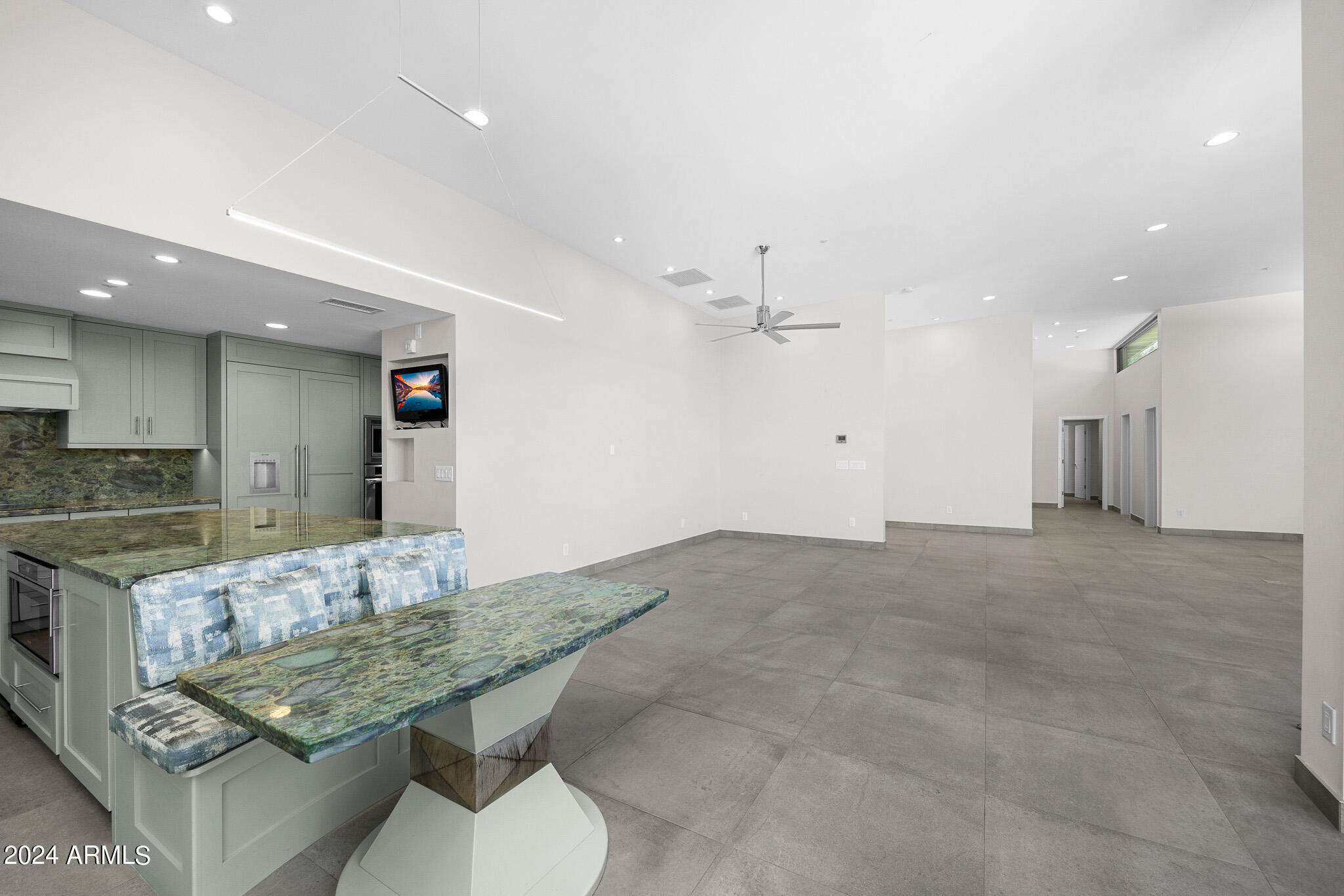 5434 E LINCOLN Drive # 16