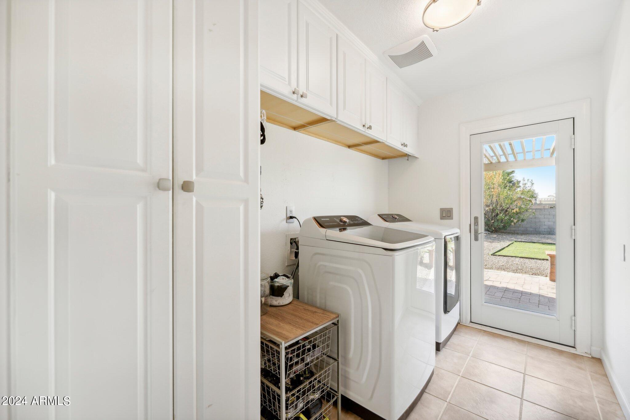 61 W SECRETARIAT Drive