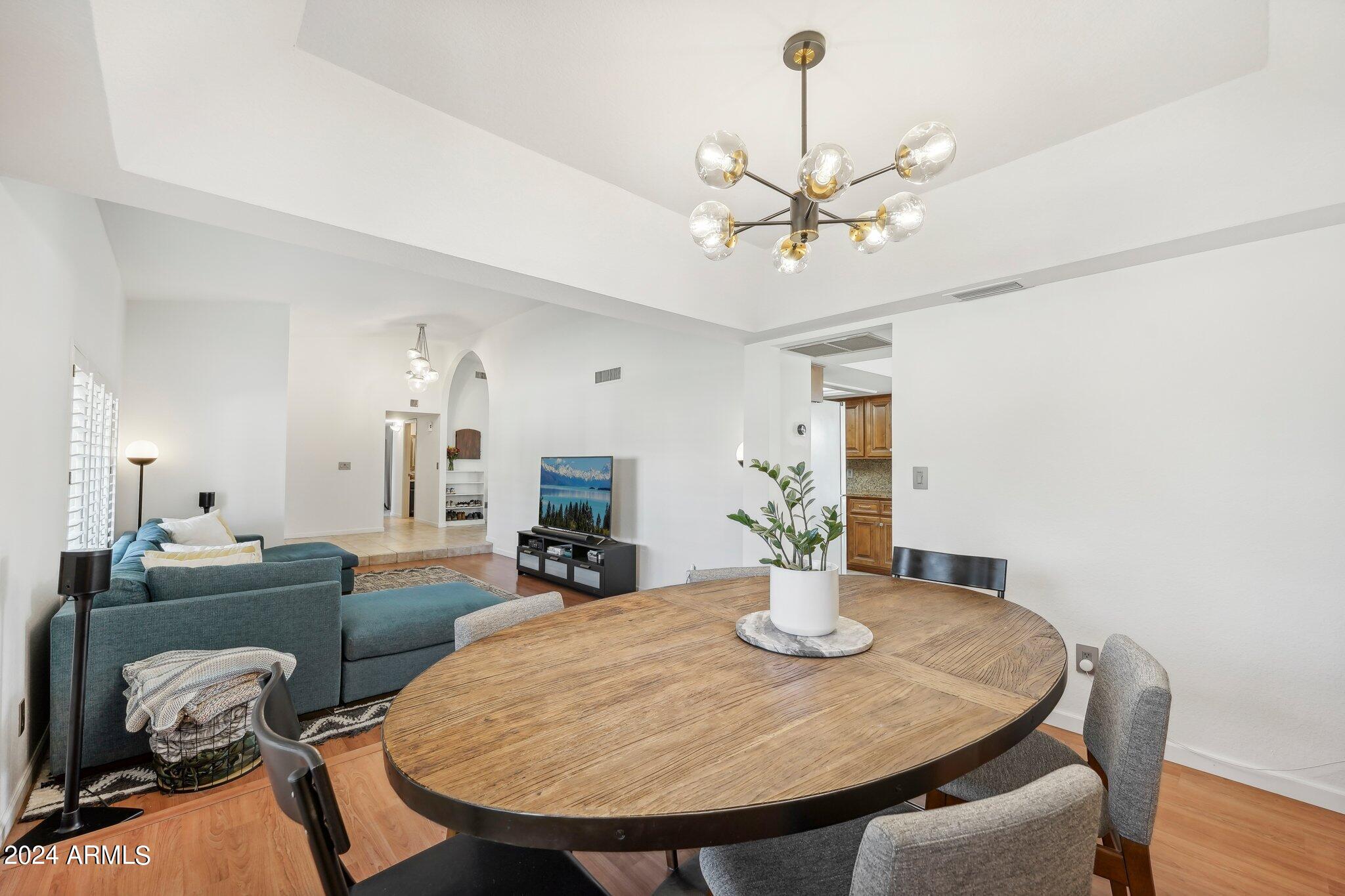 61 W SECRETARIAT Drive