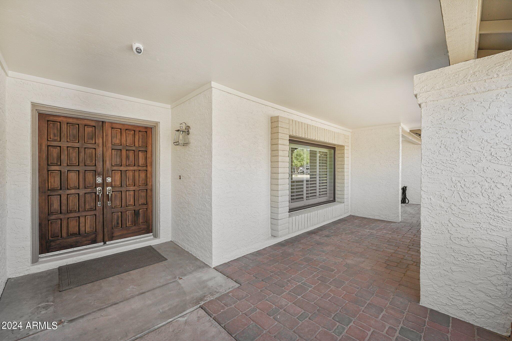 61 W SECRETARIAT Drive