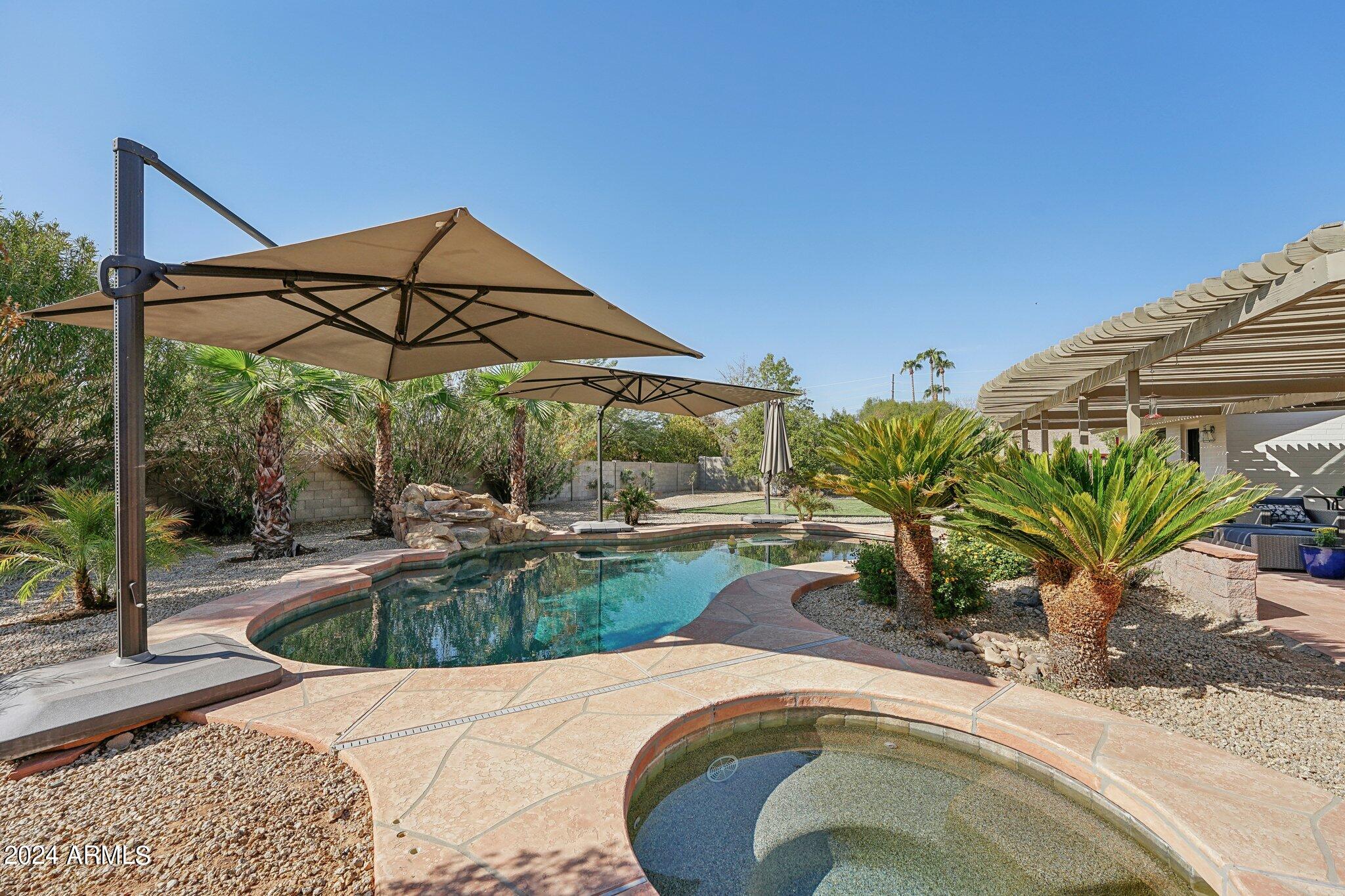 61 W SECRETARIAT Drive