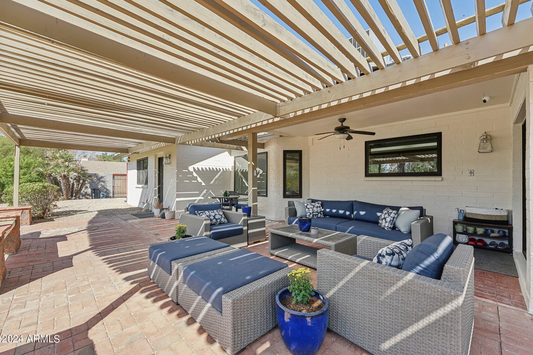 61 W SECRETARIAT Drive