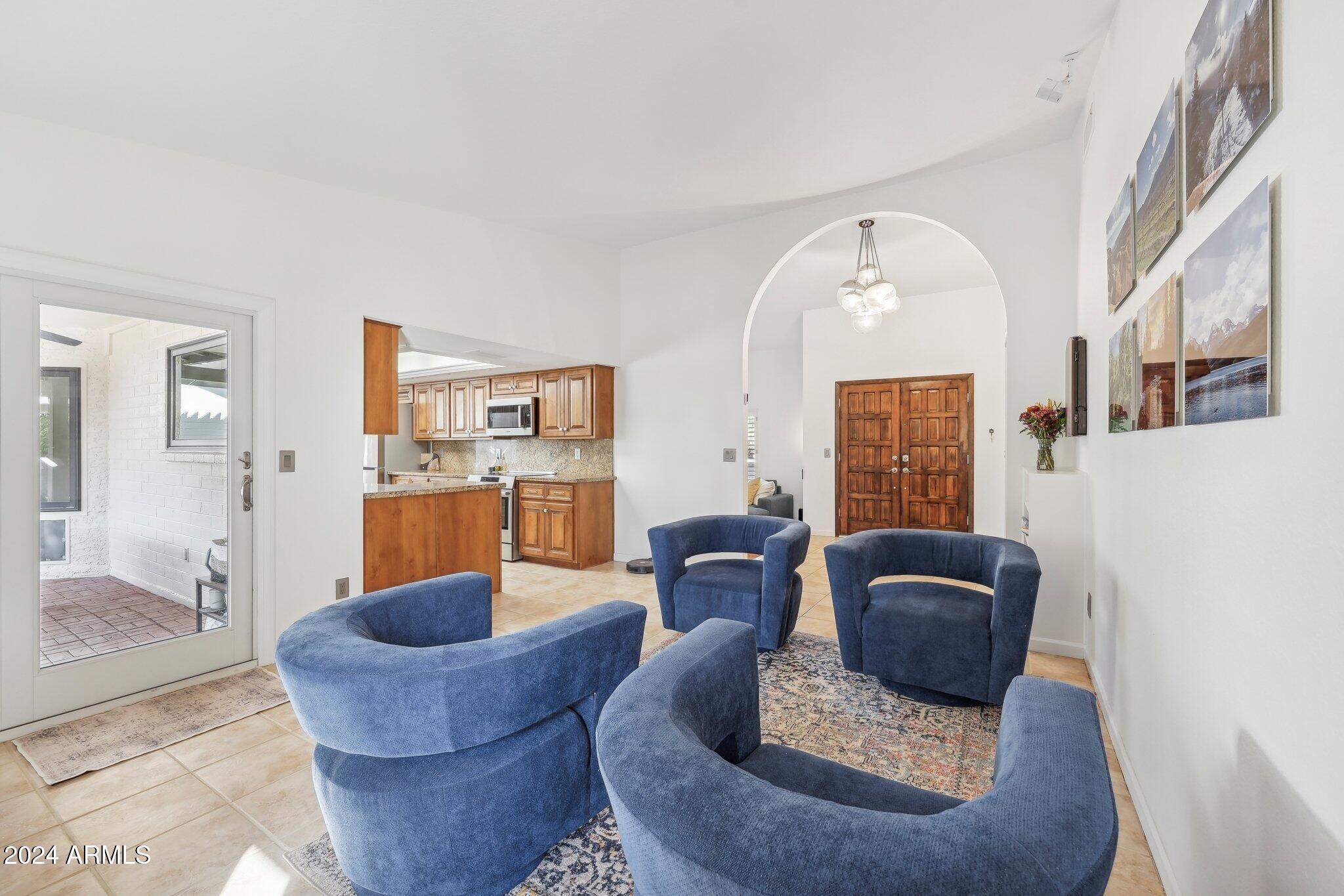 61 W SECRETARIAT Drive