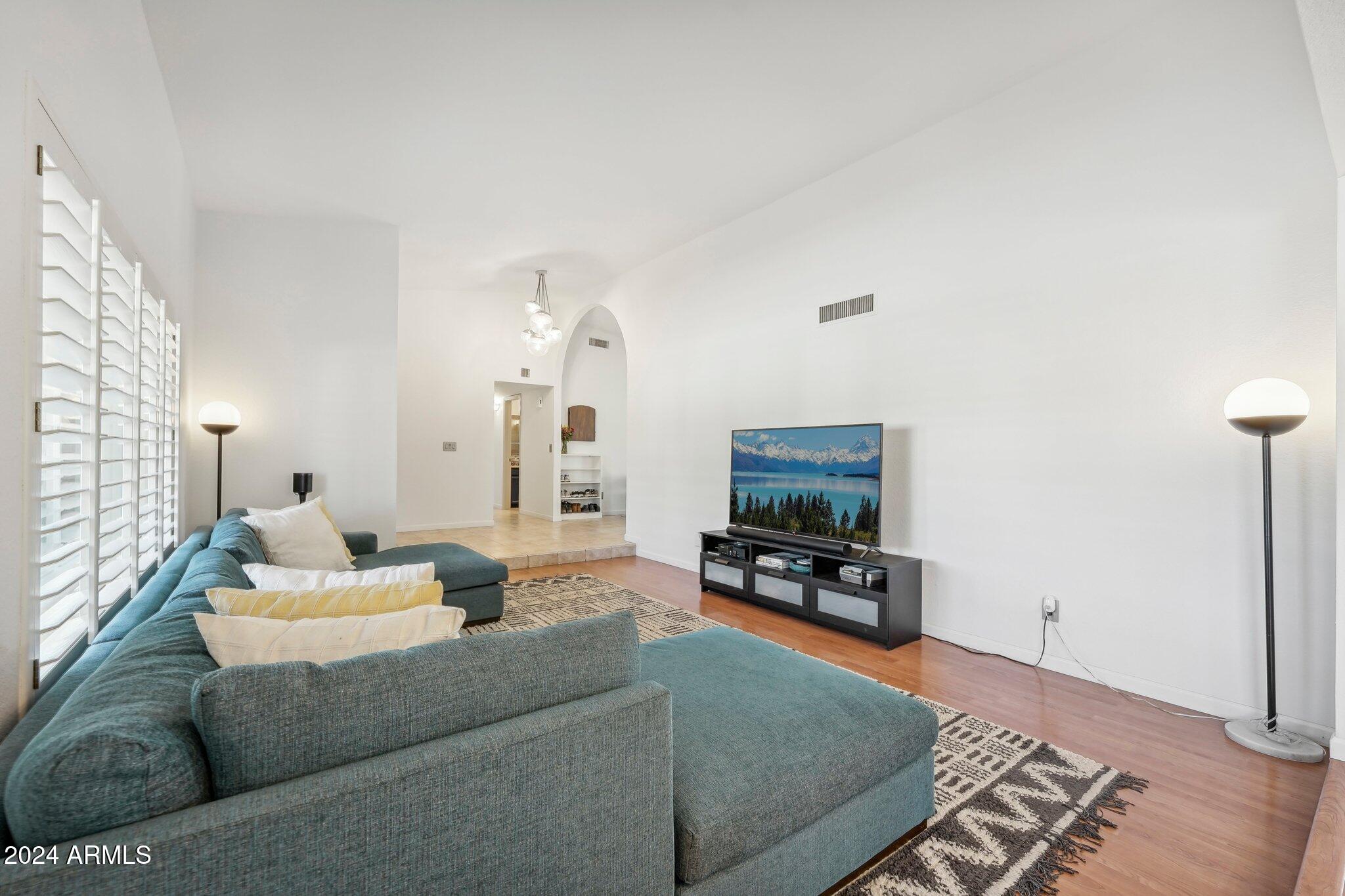 61 W SECRETARIAT Drive