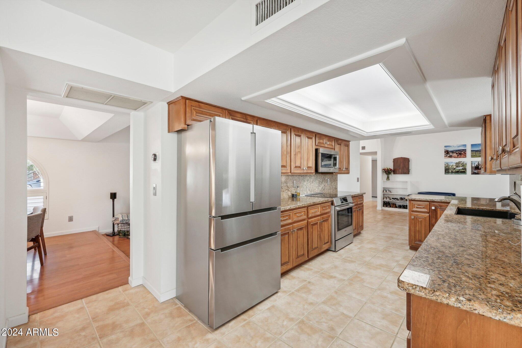 61 W SECRETARIAT Drive