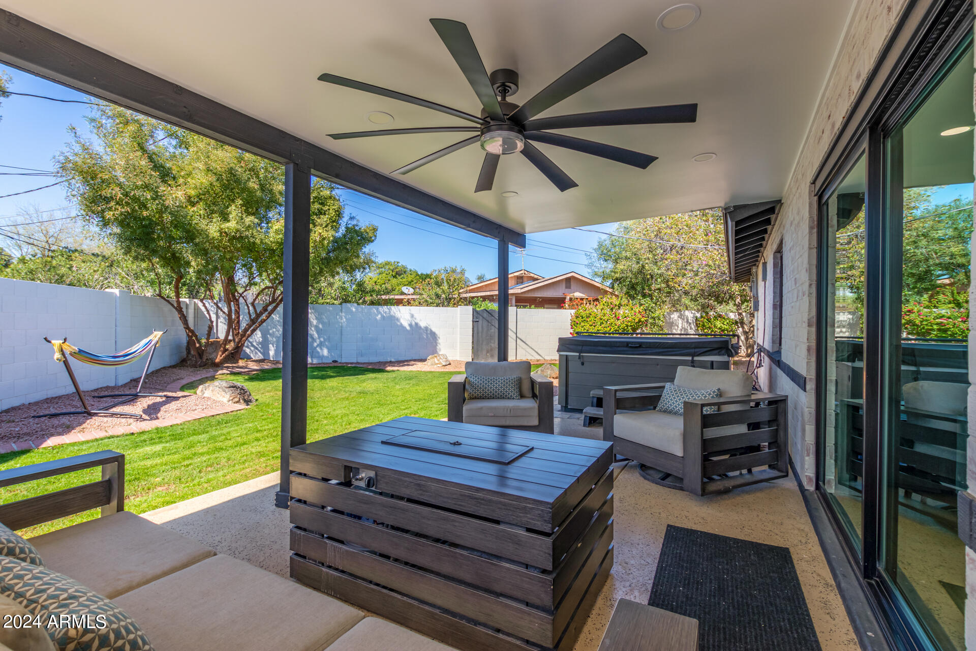 3028 E COOLIDGE Street