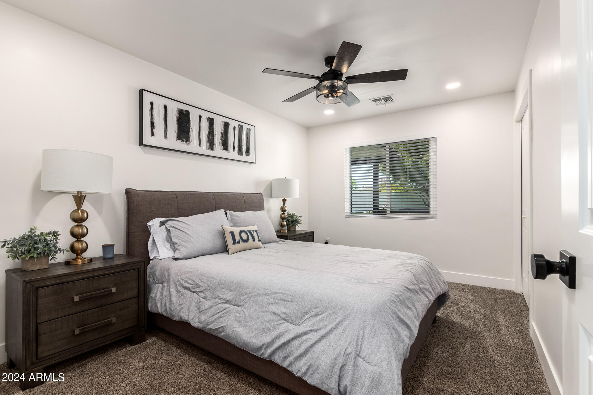 3028 E COOLIDGE Street