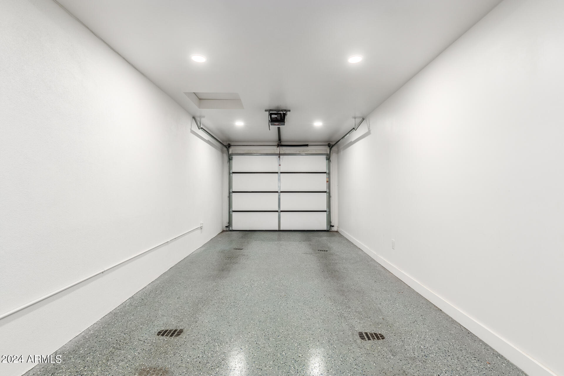 3028 E COOLIDGE Street