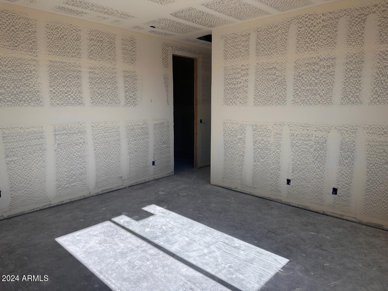 7593 W SMOKETREE Drive