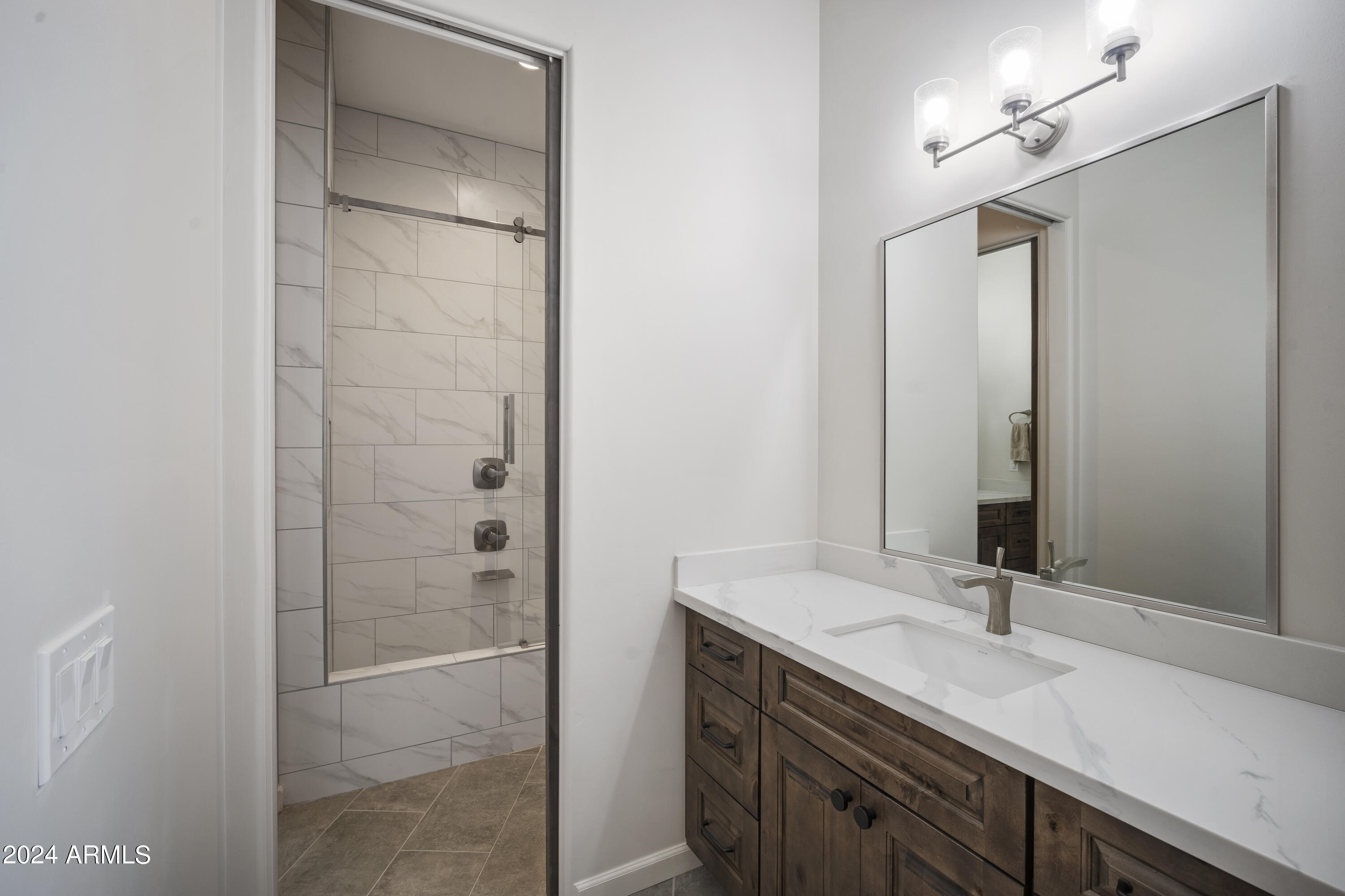 42401 N OLD MINE Road