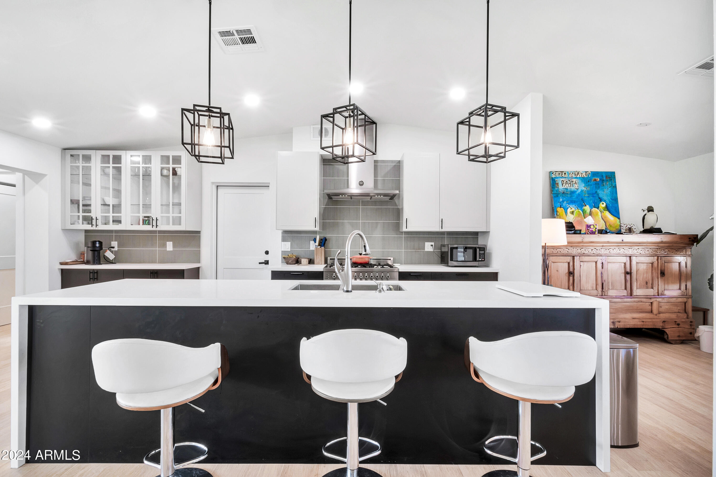 3601 E CLARENDON Avenue