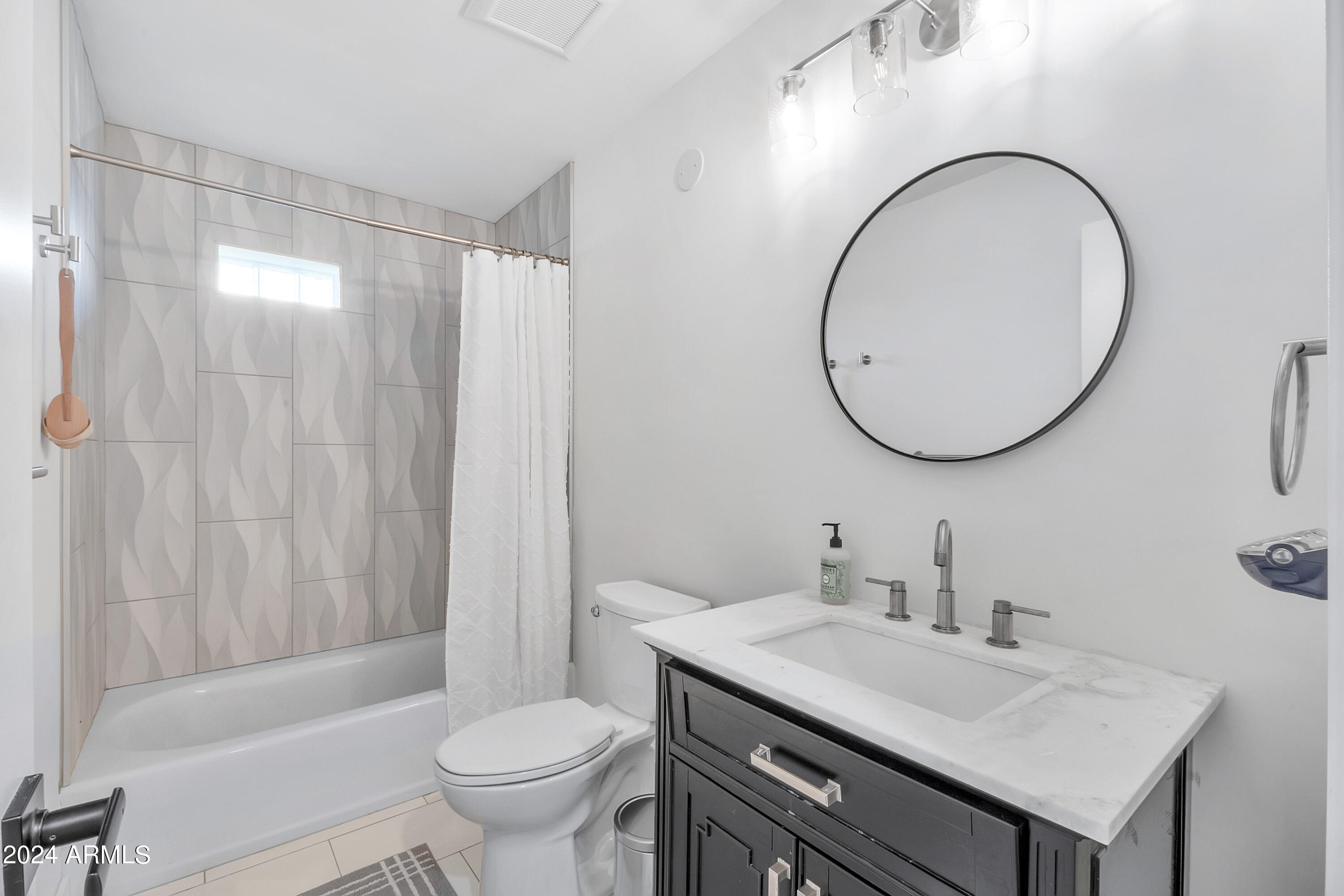 3601 E CLARENDON Avenue