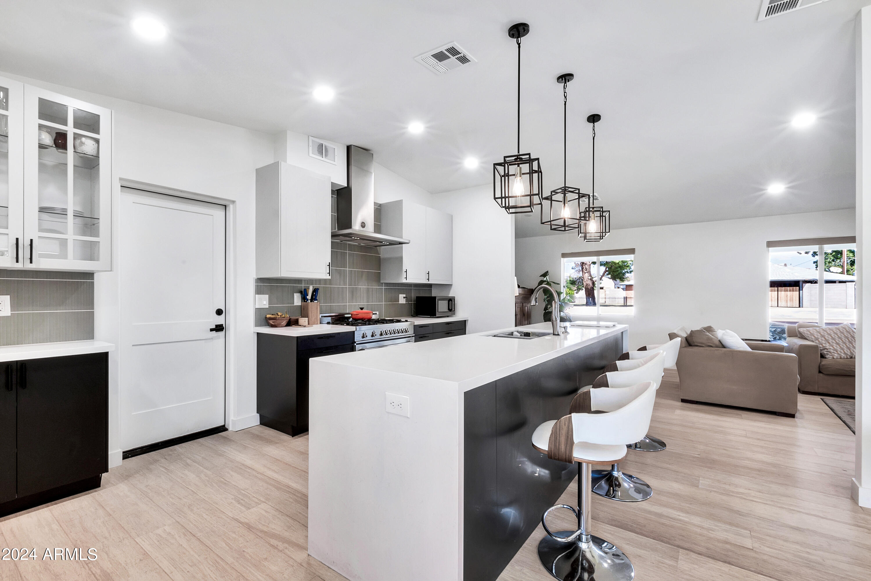 3601 E CLARENDON Avenue