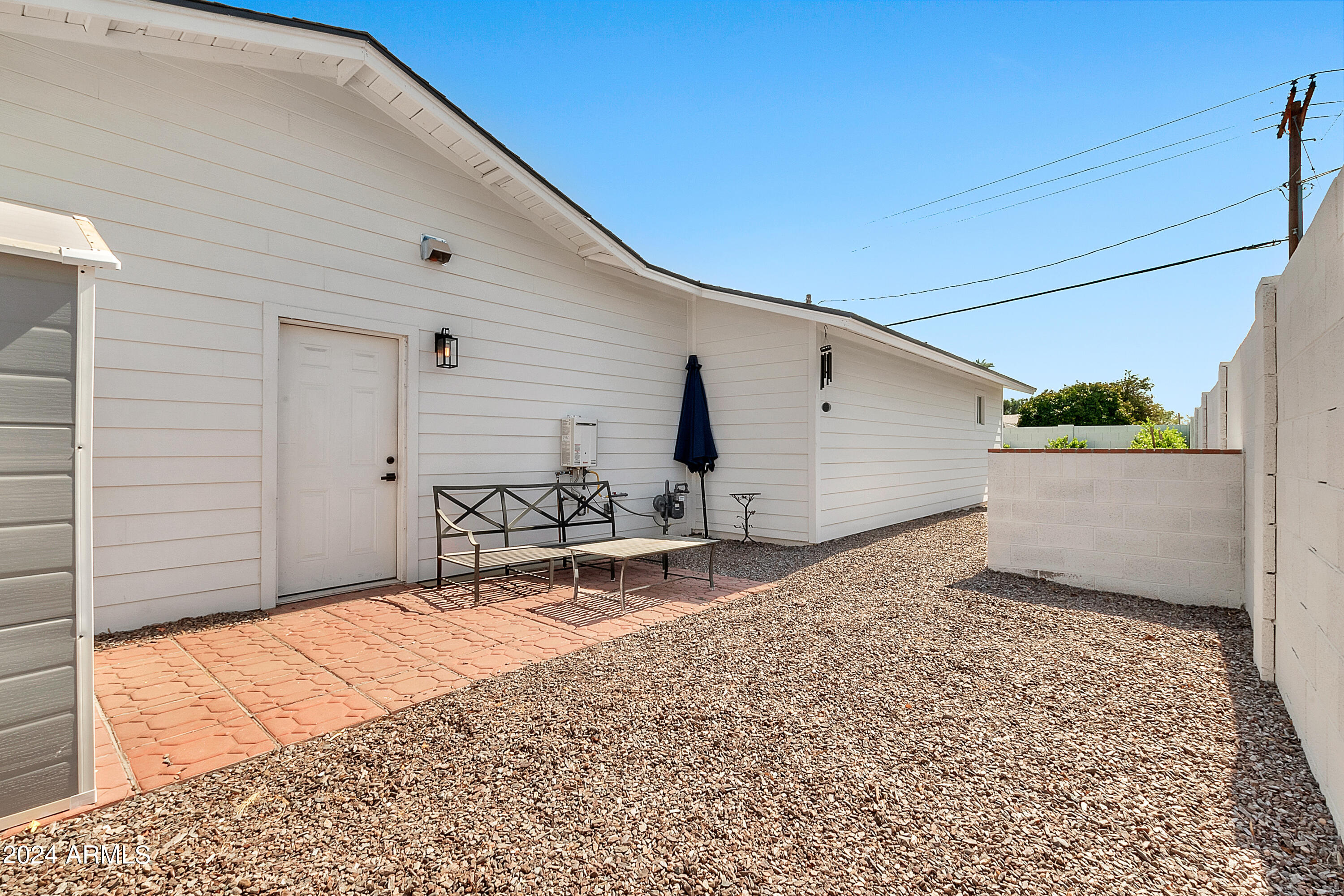 3601 E CLARENDON Avenue