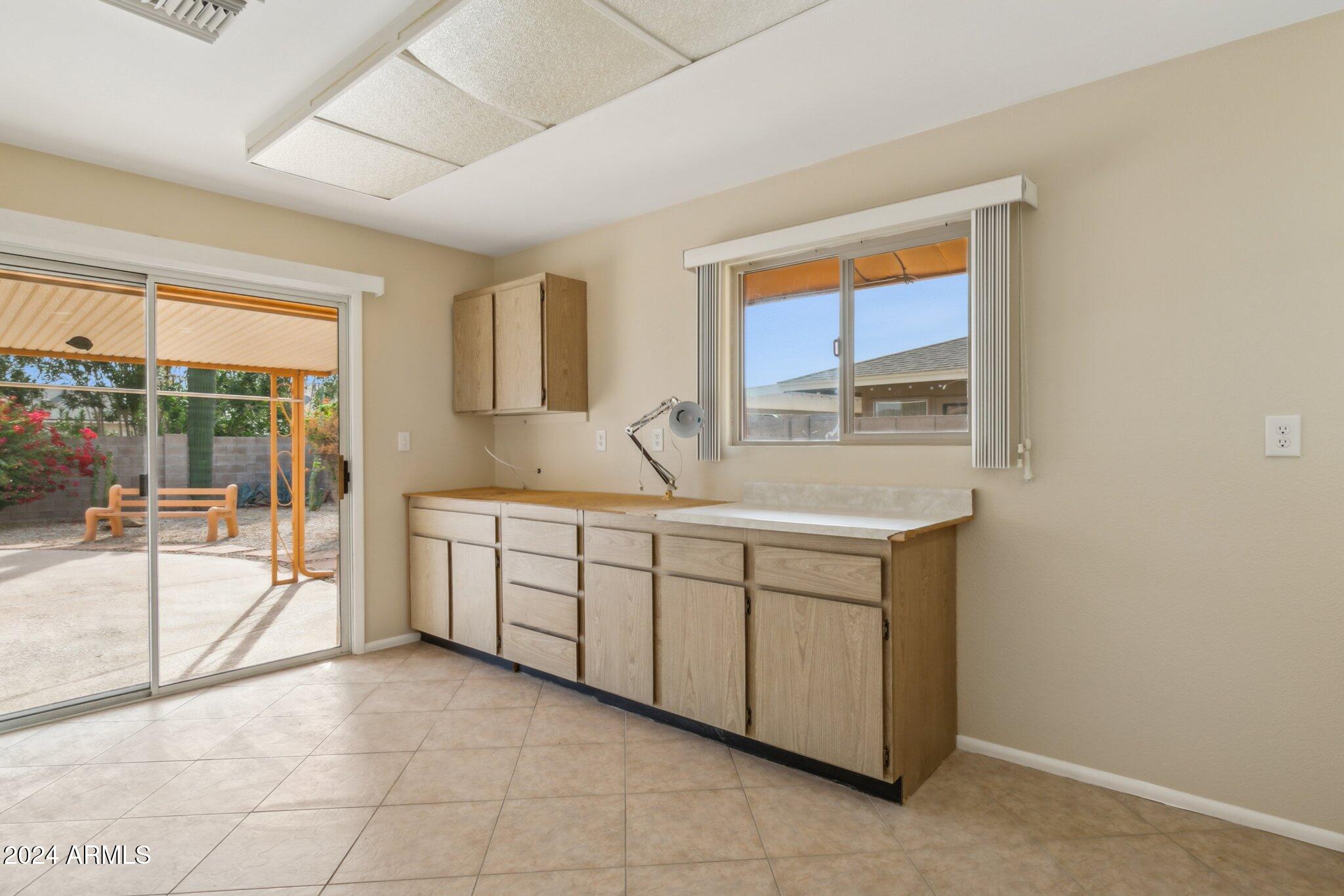 10004 W DESERT FOREST Circle