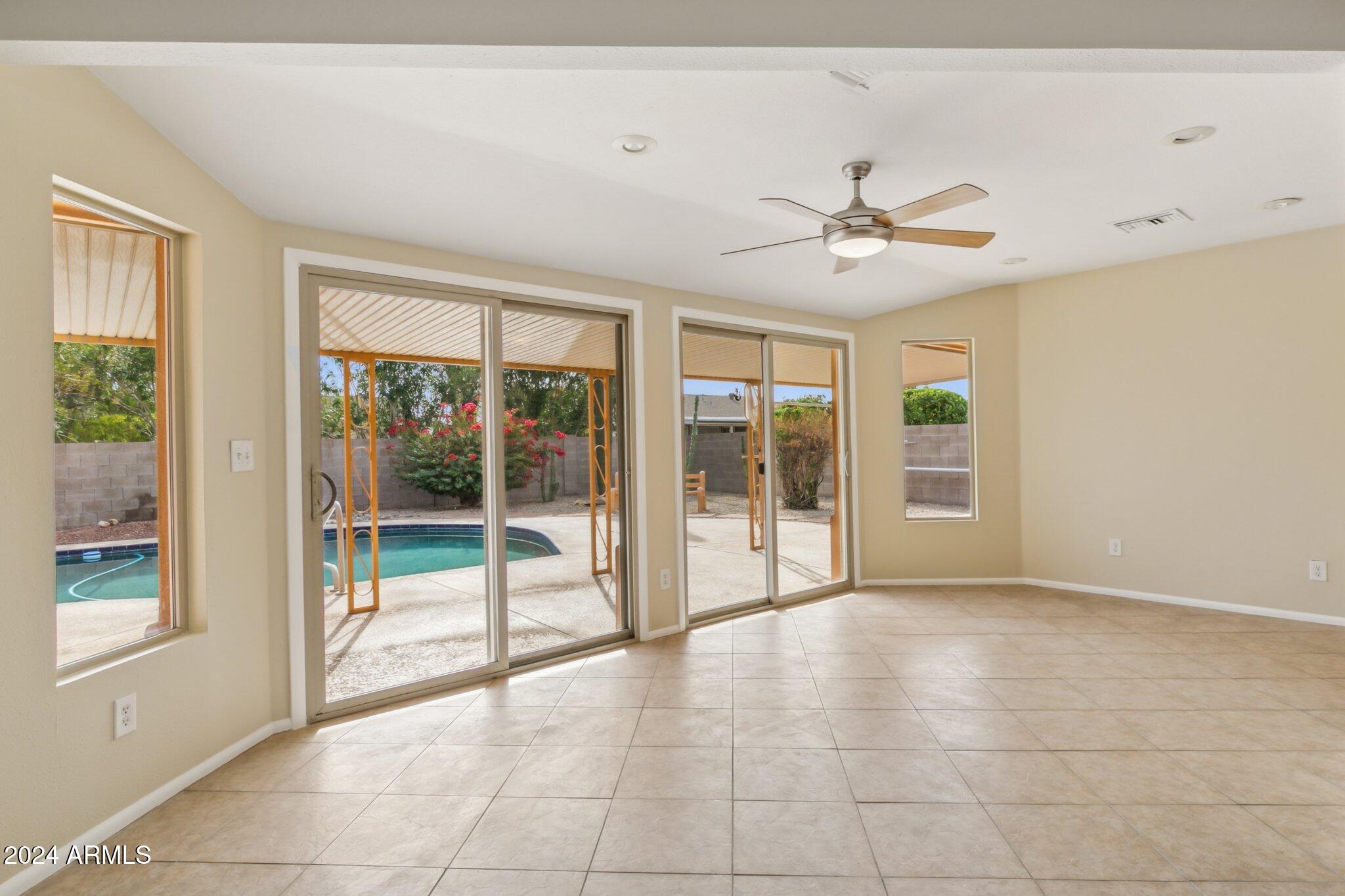 10004 W DESERT FOREST Circle