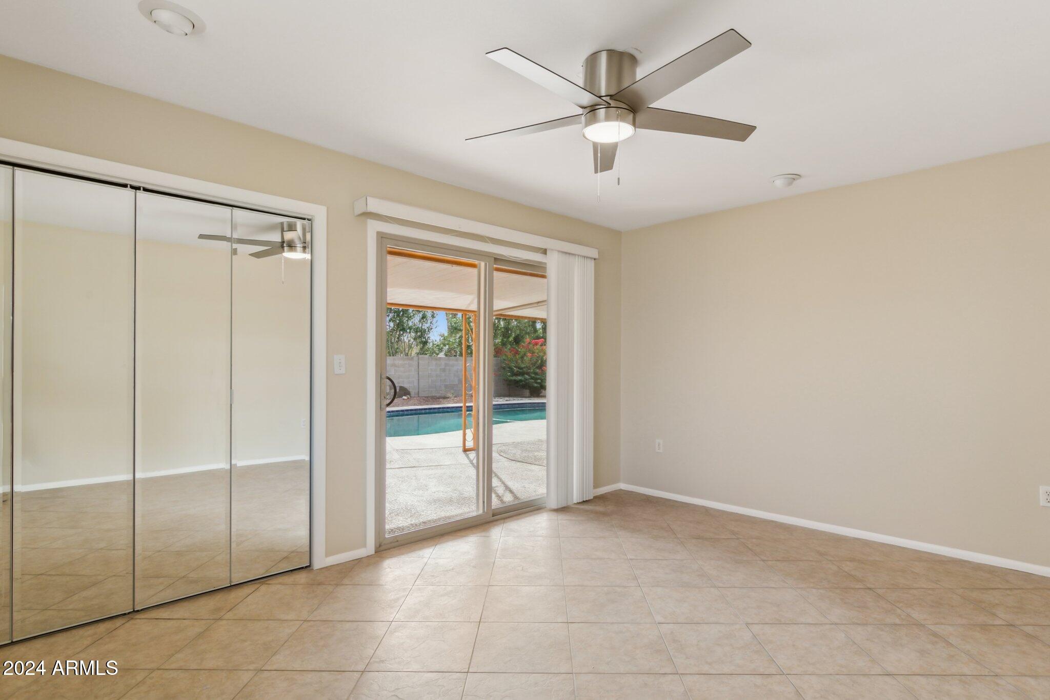 10004 W DESERT FOREST Circle