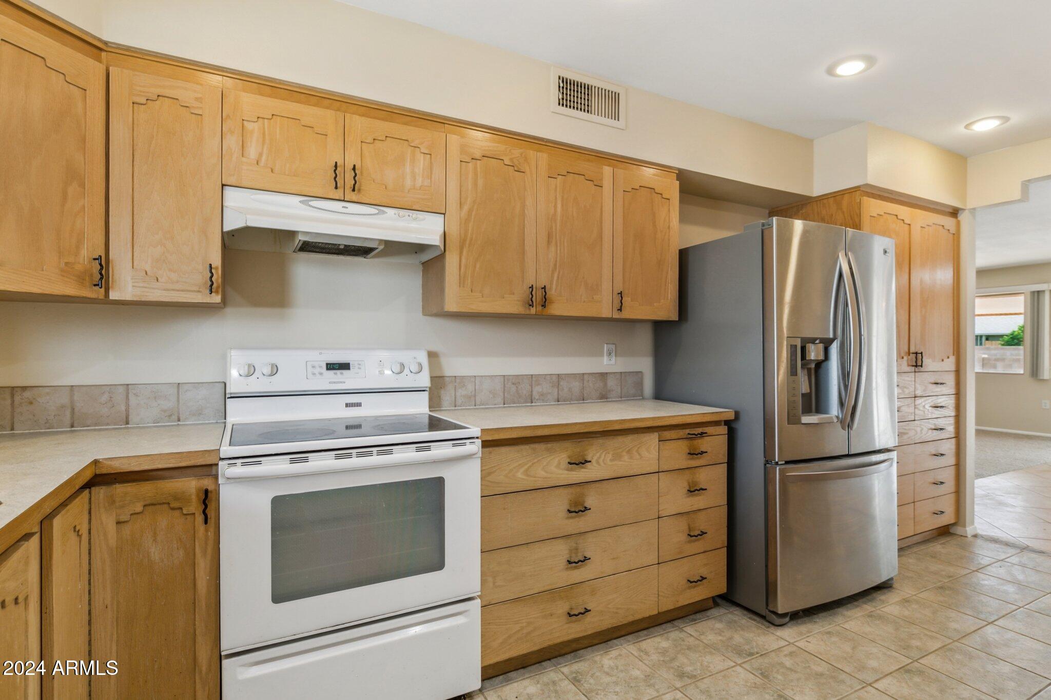 10004 W DESERT FOREST Circle