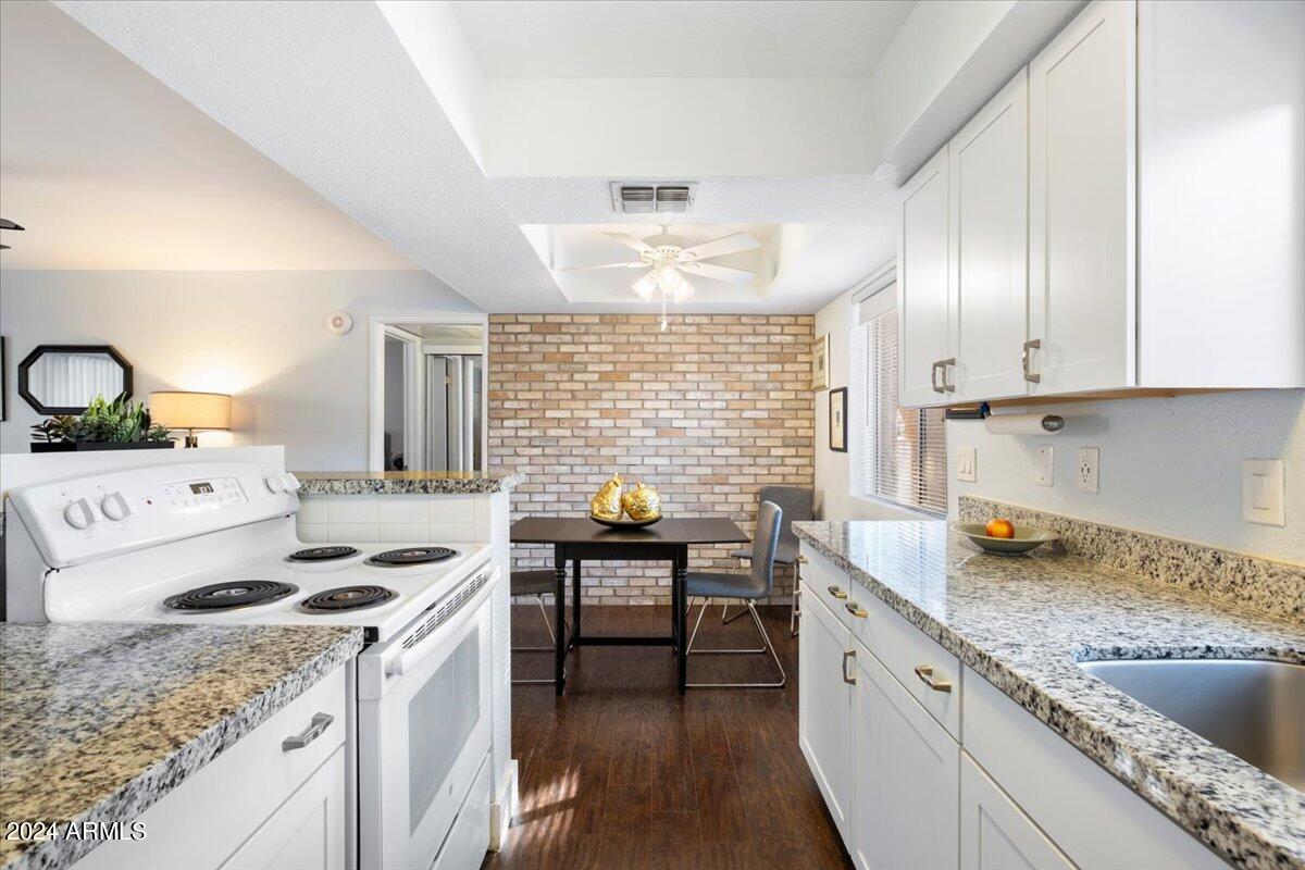 4554 E PARADISE VILLAGE Parkway N # 166