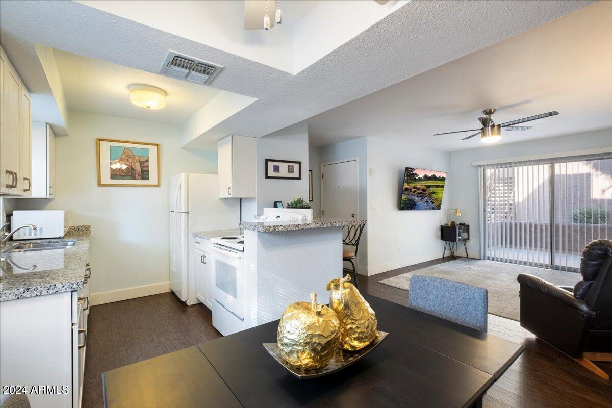 4554 E PARADISE VILLAGE Parkway N # 166