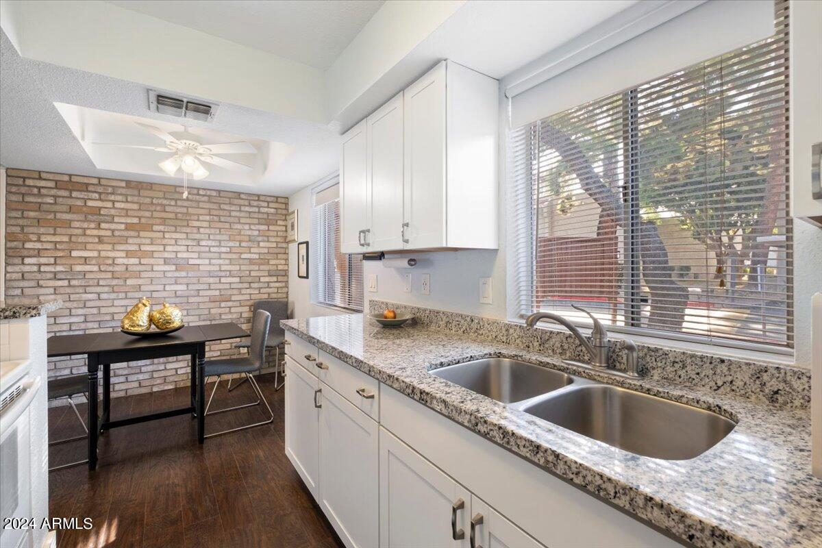 4554 E PARADISE VILLAGE Parkway N # 166