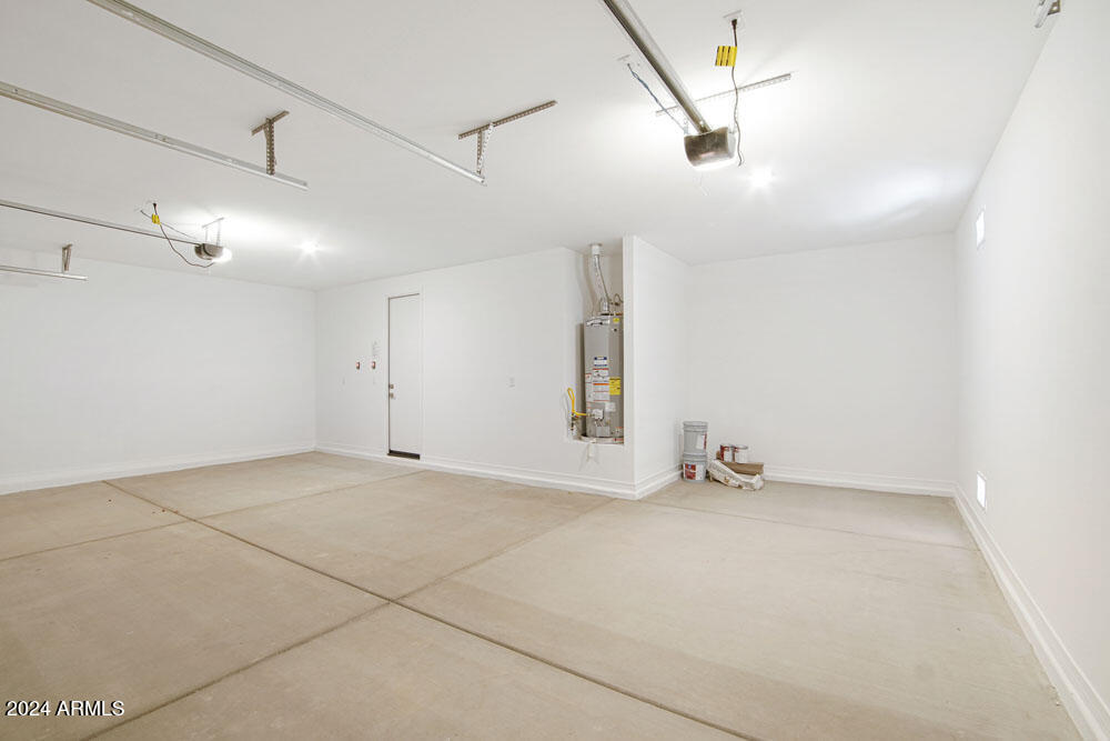 4233 E BRADFORD Avenue