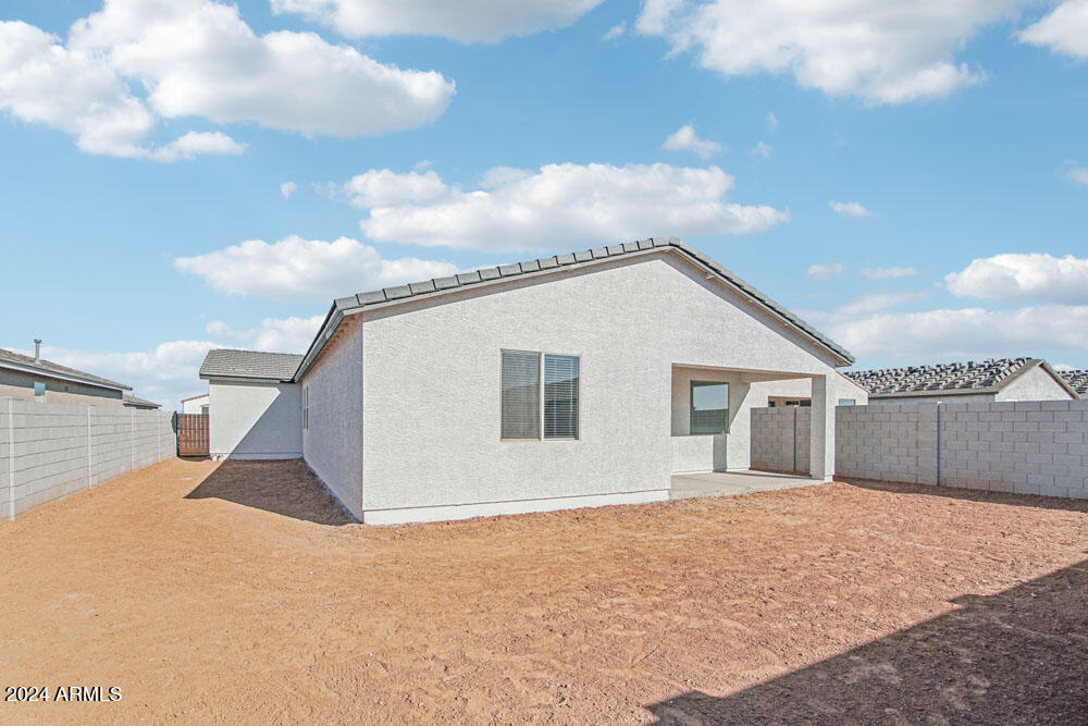 4233 E BRADFORD Avenue