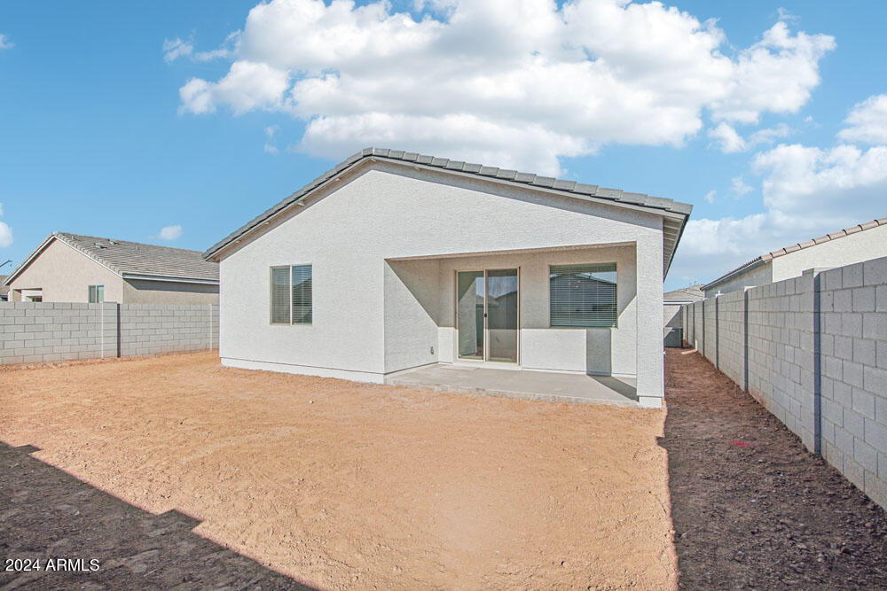 4233 E BRADFORD Avenue