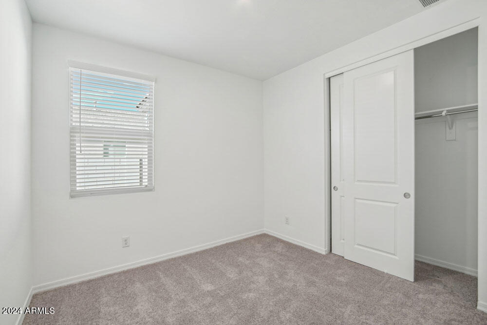 4233 E BRADFORD Avenue