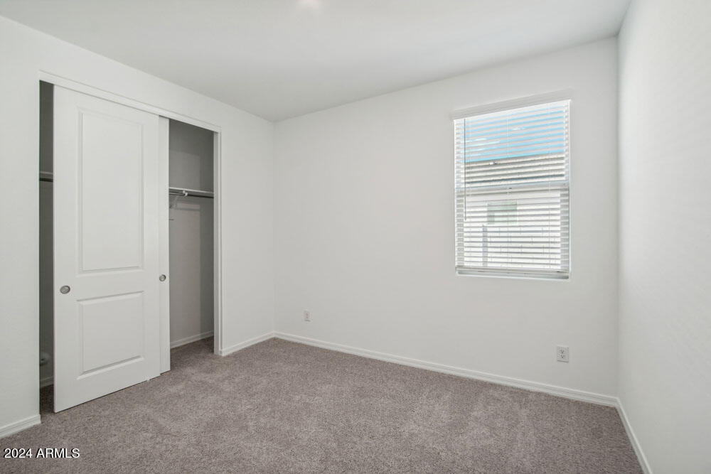 4233 E BRADFORD Avenue