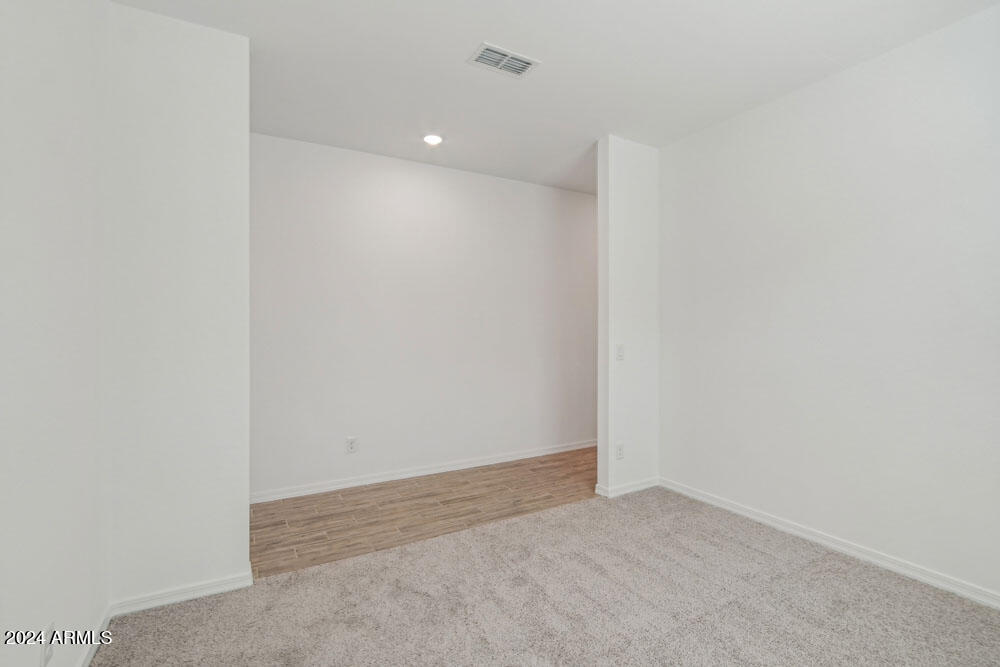 4233 E BRADFORD Avenue