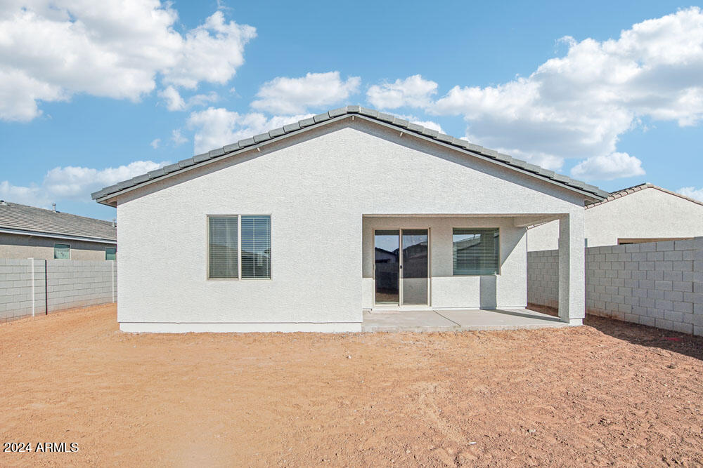 4233 E BRADFORD Avenue