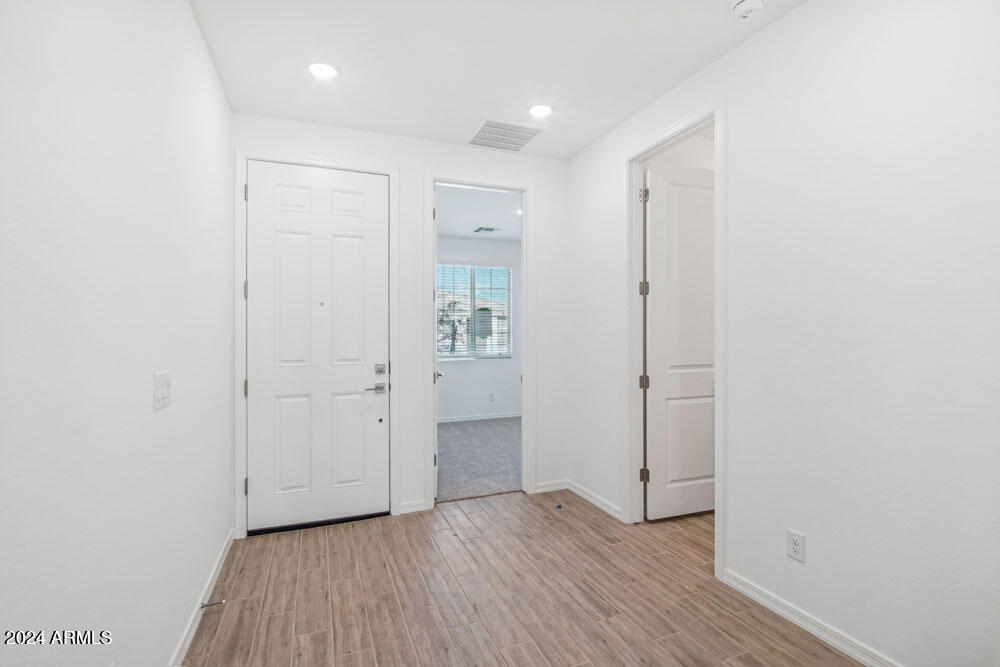 4233 E BRADFORD Avenue