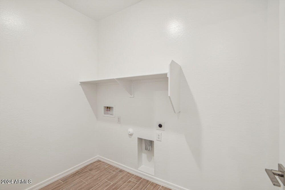 4233 E BRADFORD Avenue