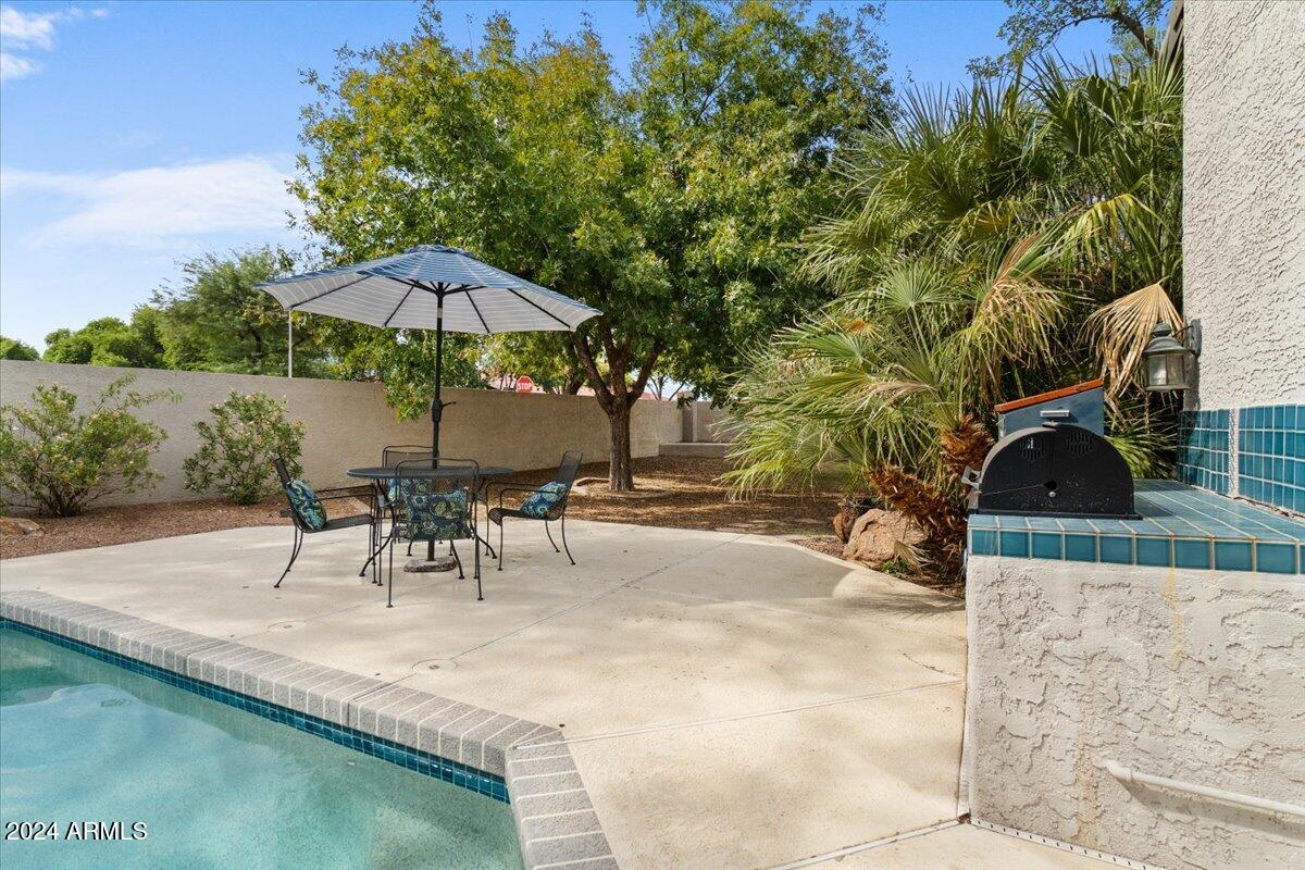 1227 E JEANINE Drive