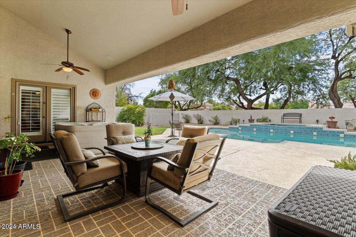 1227 E JEANINE Drive